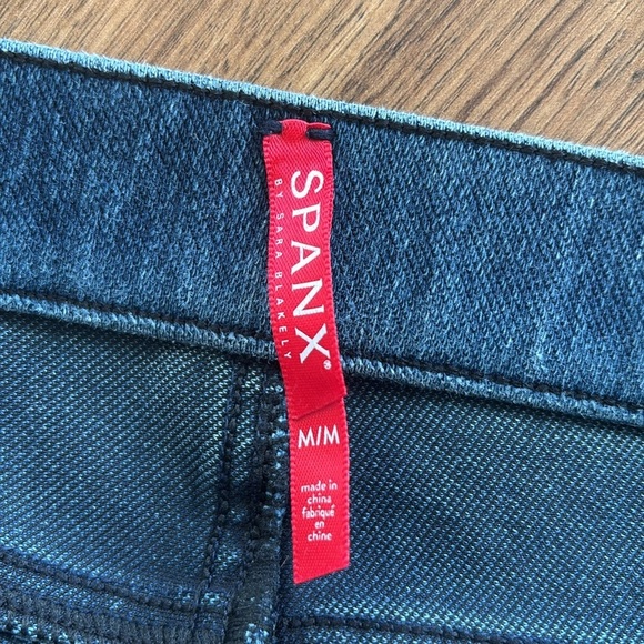 SPANX Jean-ish Ankle Leggings Dark Blue Wash Skinny Jeans Size Medium Stretchy - Picture 10 of 11